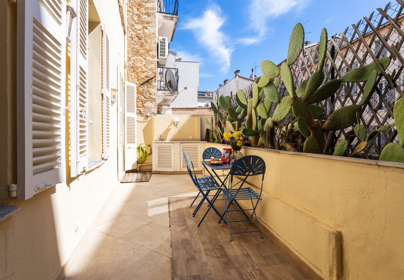 Apartment in Cannes - 4 rue des Frères Pradignac 1103