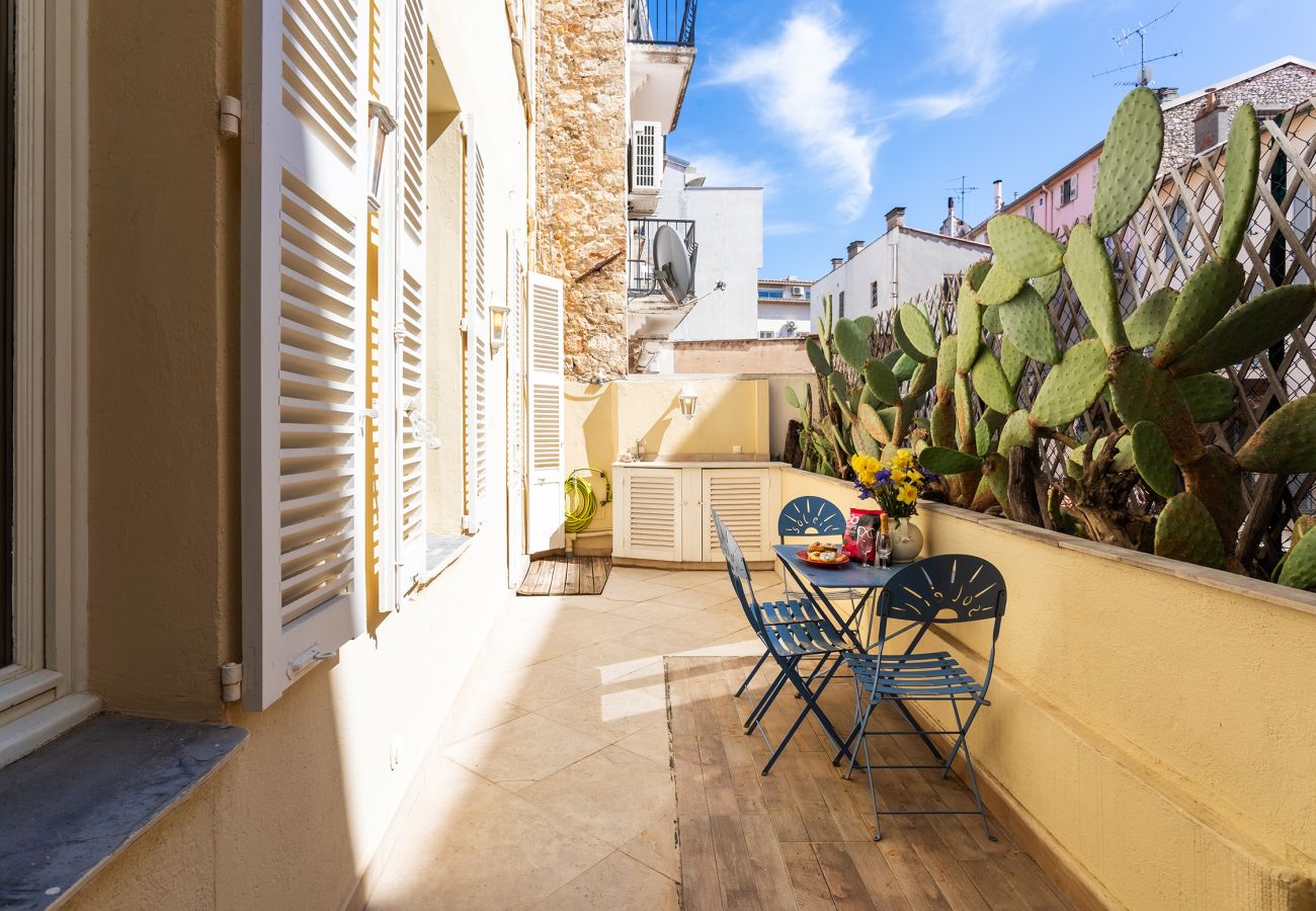 Apartment in Cannes - 4 rue des Frères Pradignac 1103