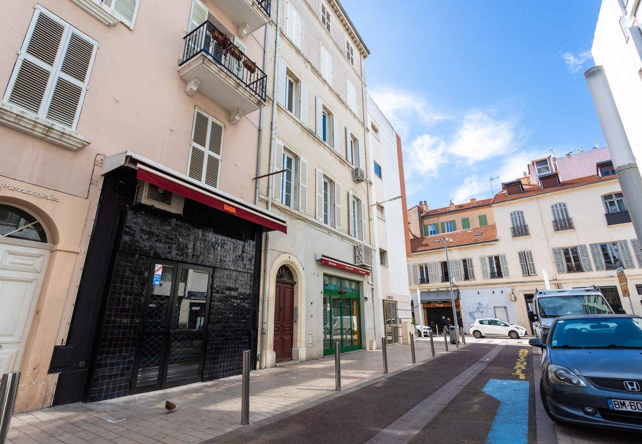 Apartment in Cannes - 4 rue des Frères Pradignac 1103