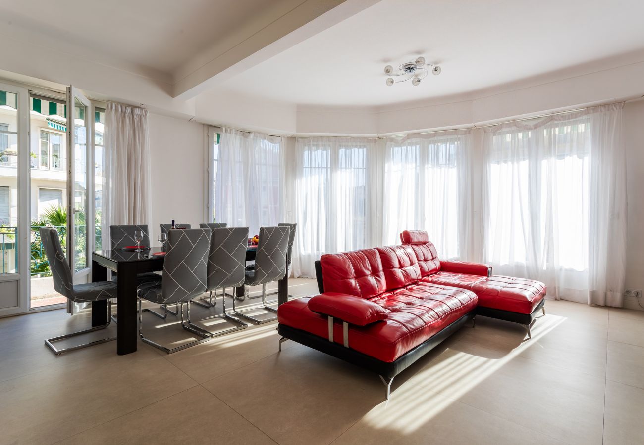 Apartment in Nice - METROPOLE,  Apartment with balcony, city center by RIVIERA HOLIDAY HOMES