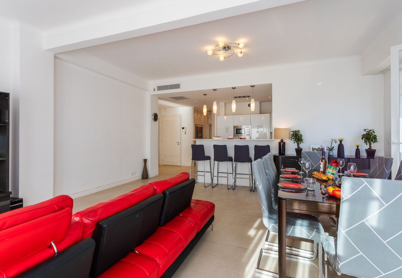 Apartment in Nice - METROPOLE,  Apartment with balcony, city center by RIVIERA HOLIDAY HOMES