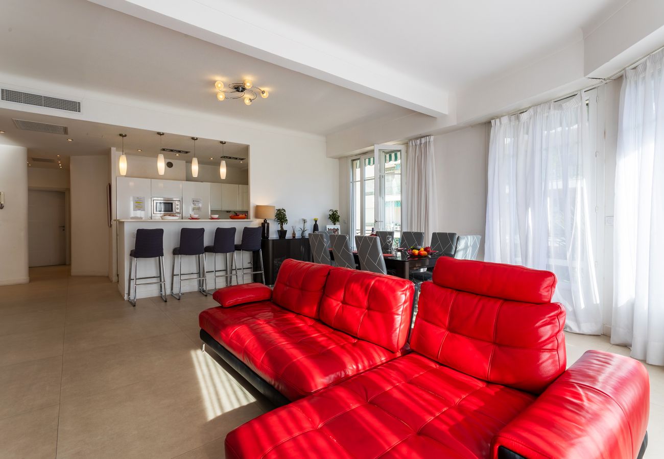 Apartment in Nice - METROPOLE,  Apartment with balcony, city center by RIVIERA HOLIDAY HOMES