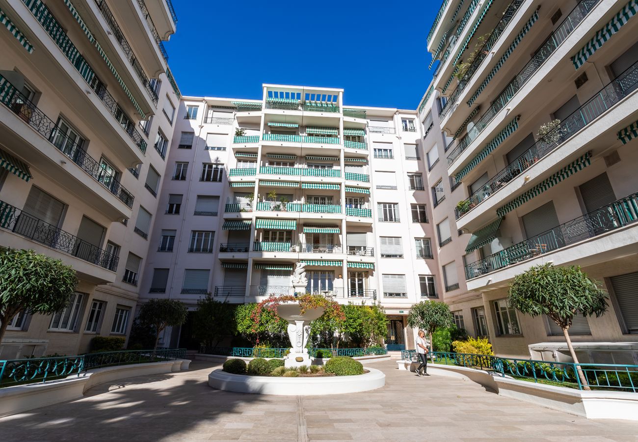 Apartment in Nice - METROPOLE,  Apartment with balcony, city center by RIVIERA HOLIDAY HOMES