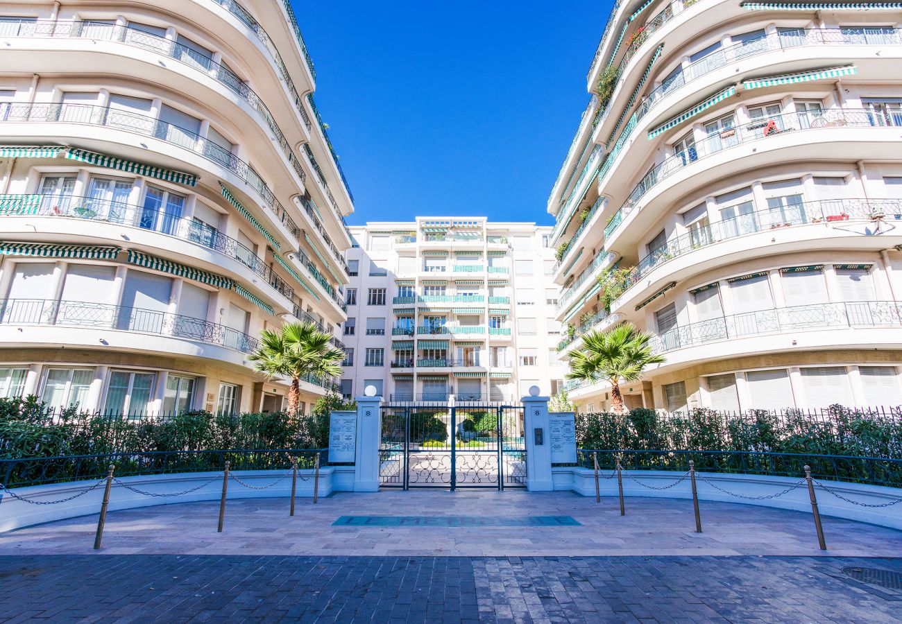 Apartment in Nice - METROPOLE,  Apartment with balcony, city center by RIVIERA HOLIDAY HOMES