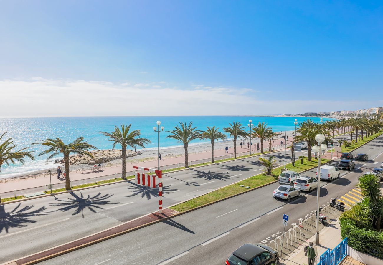 Apartment in Nice - LE FLORIDE, Terrace on the Promenade des Anglais with beautiful sea view by RIVIERA HOLIDAY HOMES