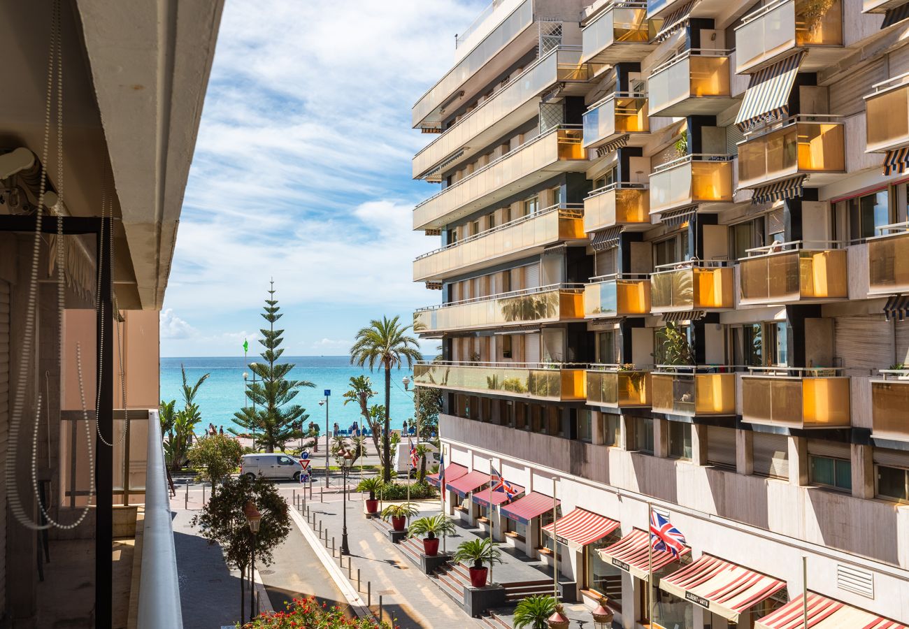 Apartment in Nice - MASSENET VIEW, Apartment with a beautiful terrace with sea view by RIVIERA HOLIDAY HOMES 