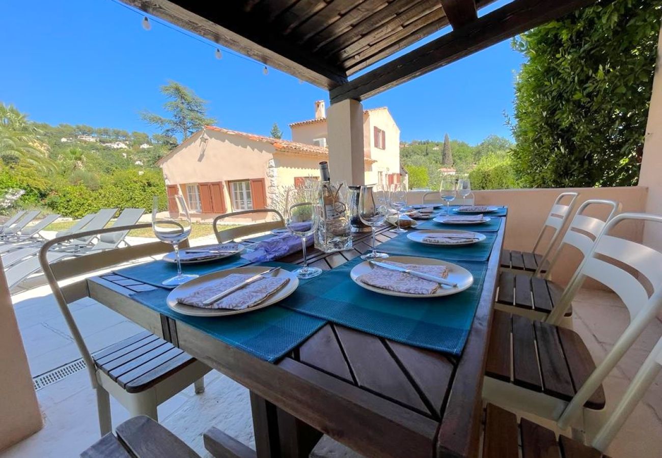 Villa in Vence - VILLA LA LOUBIANE VI4428 By Riviera Holiday Homes