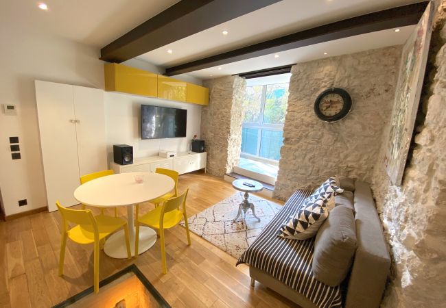  in Villefranche-sur-Mer - COCON AP4446 By Riviera Holiday Homes