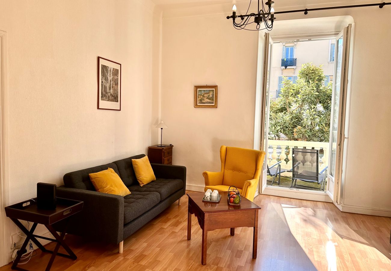 Апартаменты на Ницца / Nice - Appartement Via Italia avec terrasse dans le centre ville by Riviera Holiday Homes