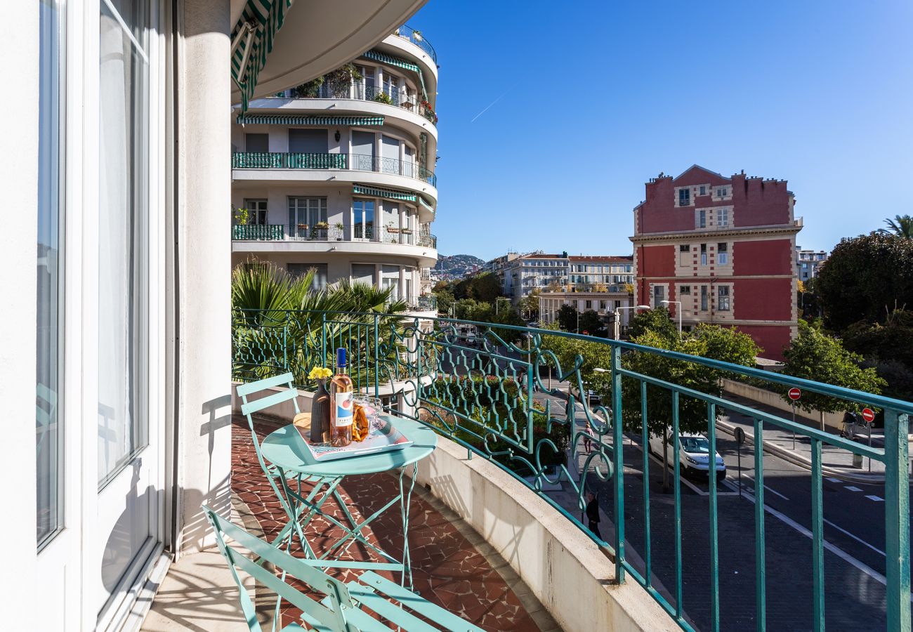 Апартаменты на Ницца / Nice -  METROPOLE, Appartement avec balcon, centre ville by RIVIERA HOLIDAY HOMES 