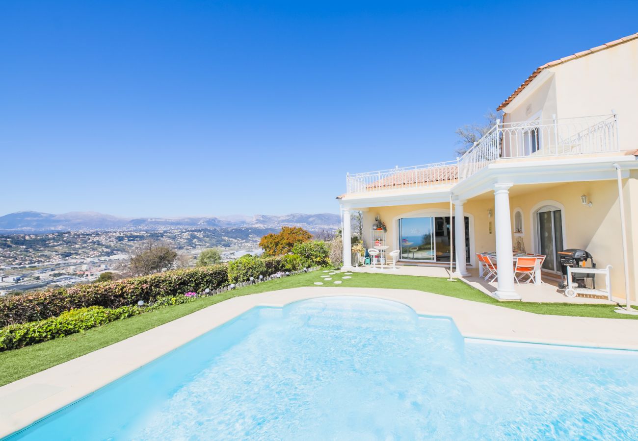 Вилла на Ницца / Nice - LA CASETTA DEI FIORI, Terrasse avec Piscine by RIVIERA HOLIDAY HOMES