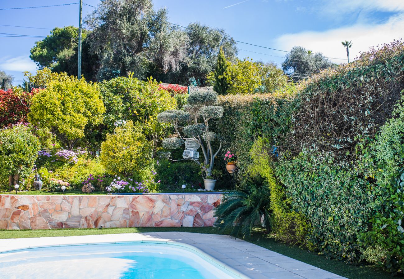 Вилла на Ницца / Nice - LA CASETTA DEI FIORI, Terrasse avec Piscine by RIVIERA HOLIDAY HOMES