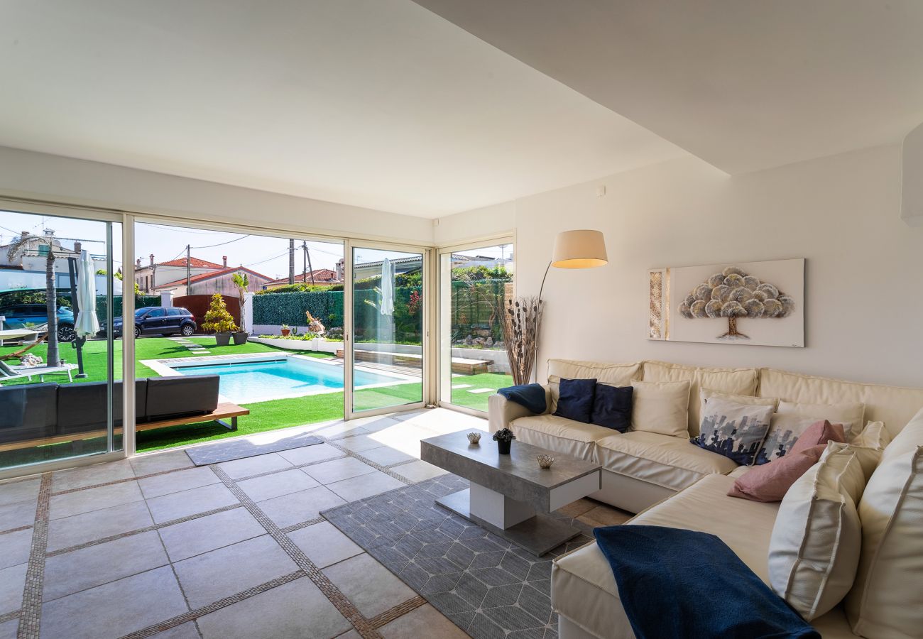 Вилла на Cagnes-sur-Mer - VILLA COTE SUD VI4402 By Riviera Holiday Homes 