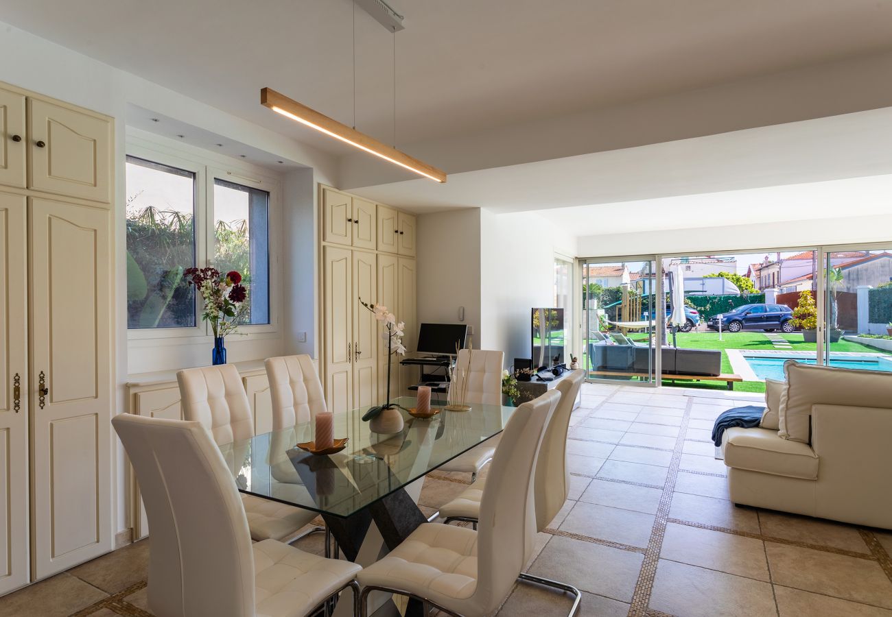 Вилла на Cagnes-sur-Mer - VILLA COTE SUD VI4402 By Riviera Holiday Homes 